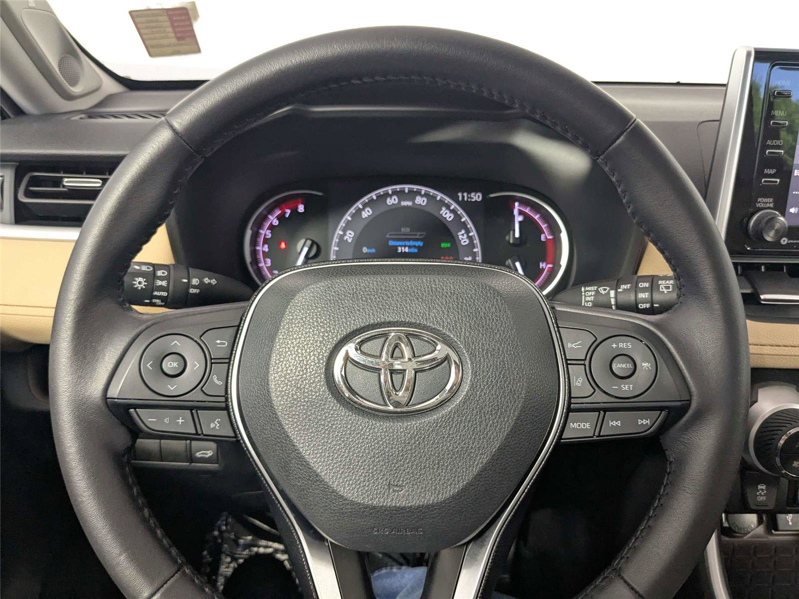 Used 2020 Toyota RAV4 Limited FWD image 19