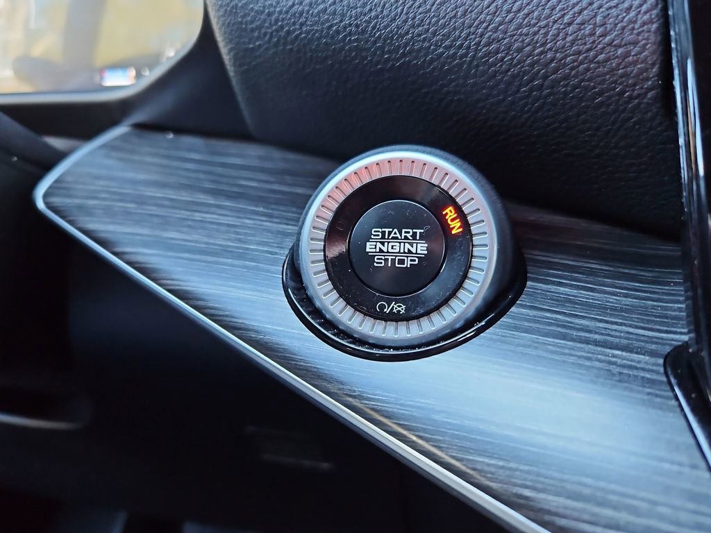 Used 2024 Jeep Wagoneer Series II w/ Flexible Seating Group image 17