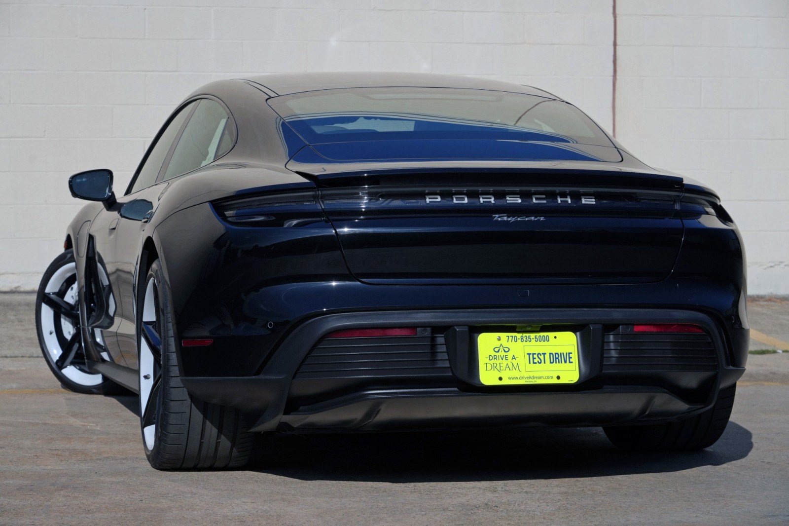 Used 2022 Porsche Taycan RWD image 6