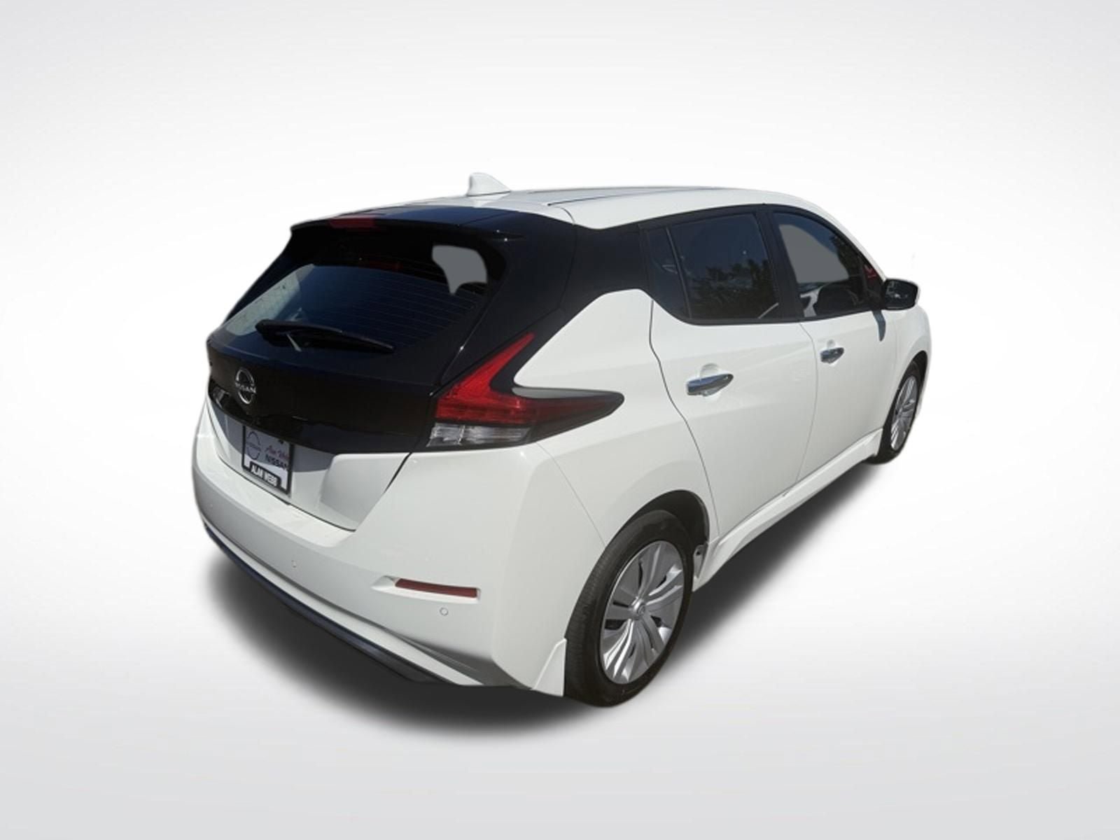 Used 2023 Nissan Leaf S FWD image 3