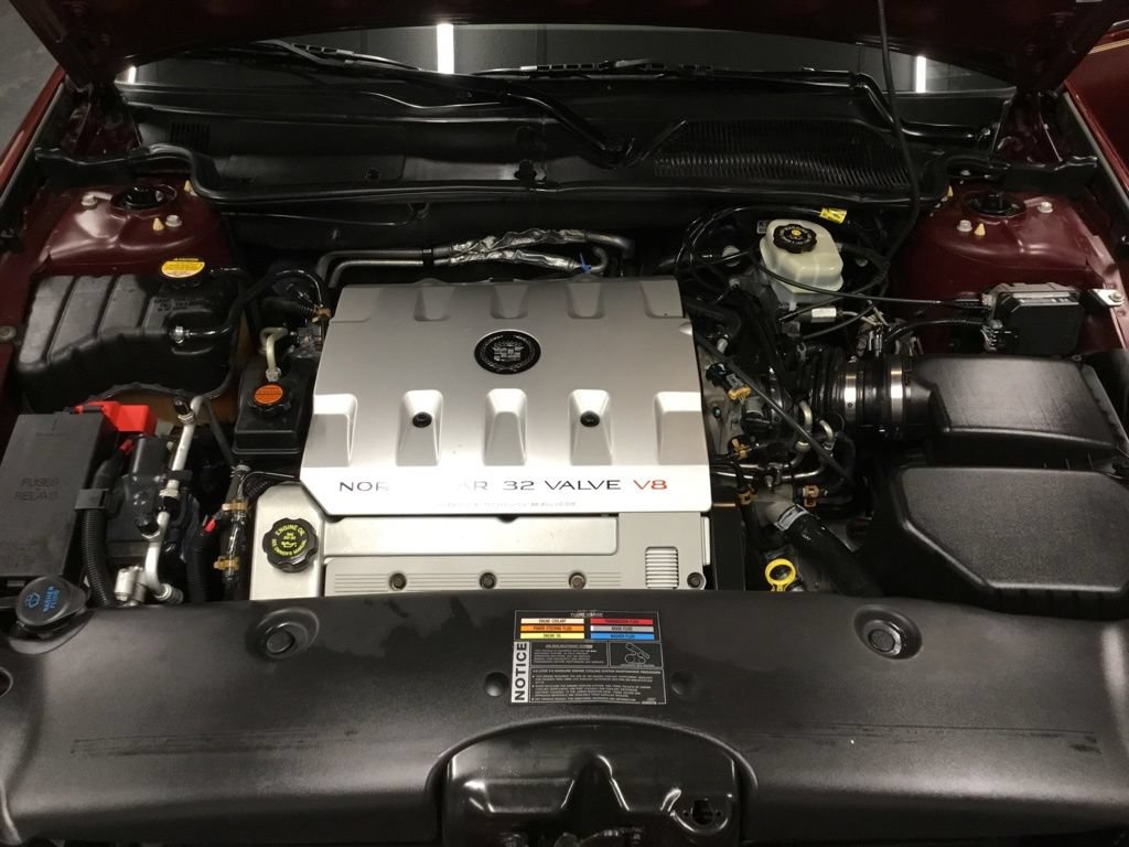 Used 2000 Cadillac De Ville DHS w/ Safety/Security Pkg FWD image 95