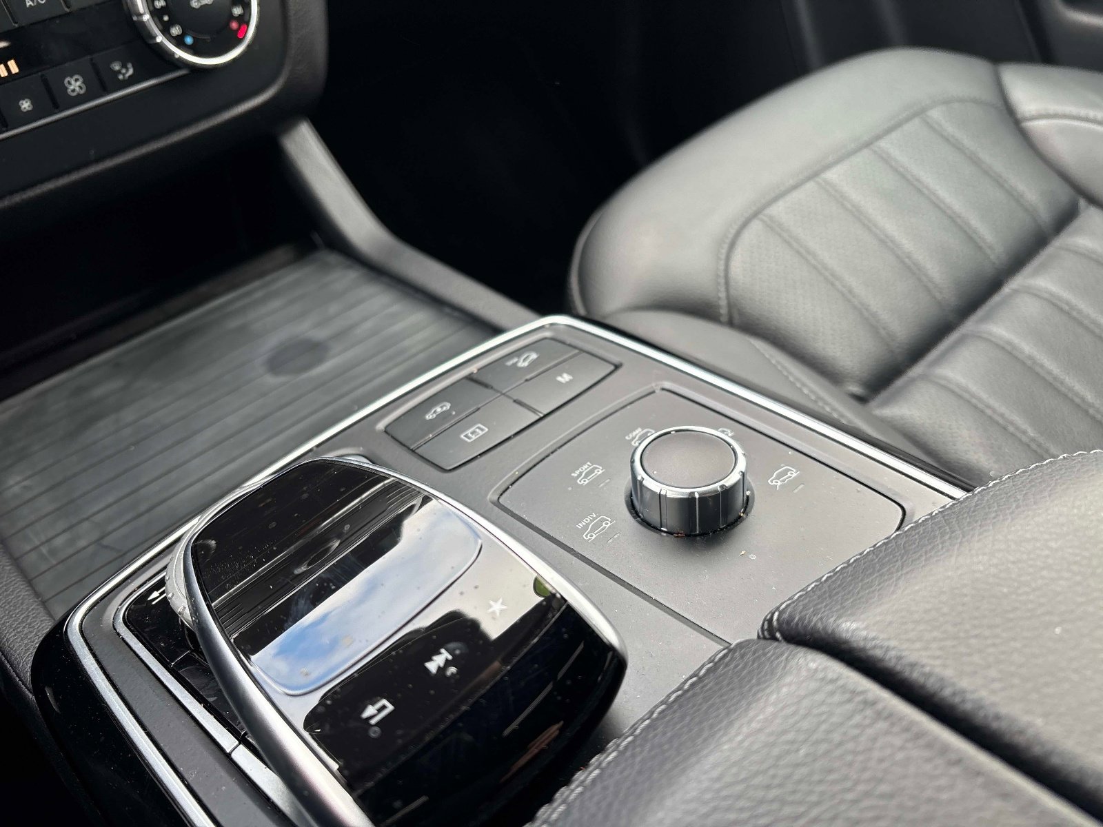 Used 2017 Mercedes-Benz GLS 450 4MATIC image 34