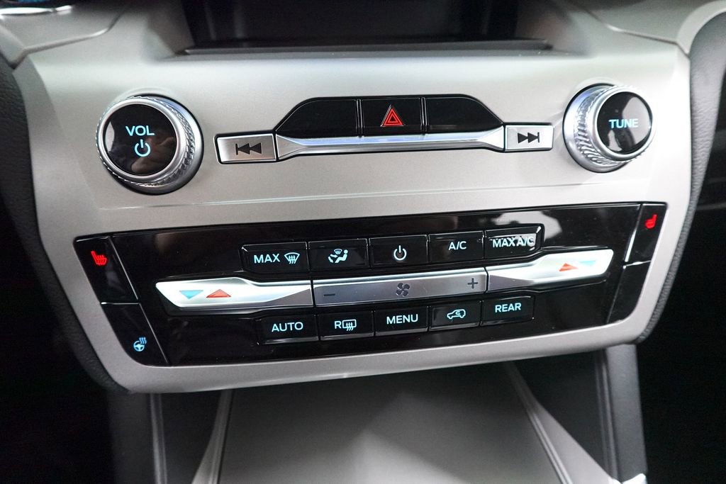 Certified 2023 Ford Explorer XLT w/ Equipment Group 202A image 19