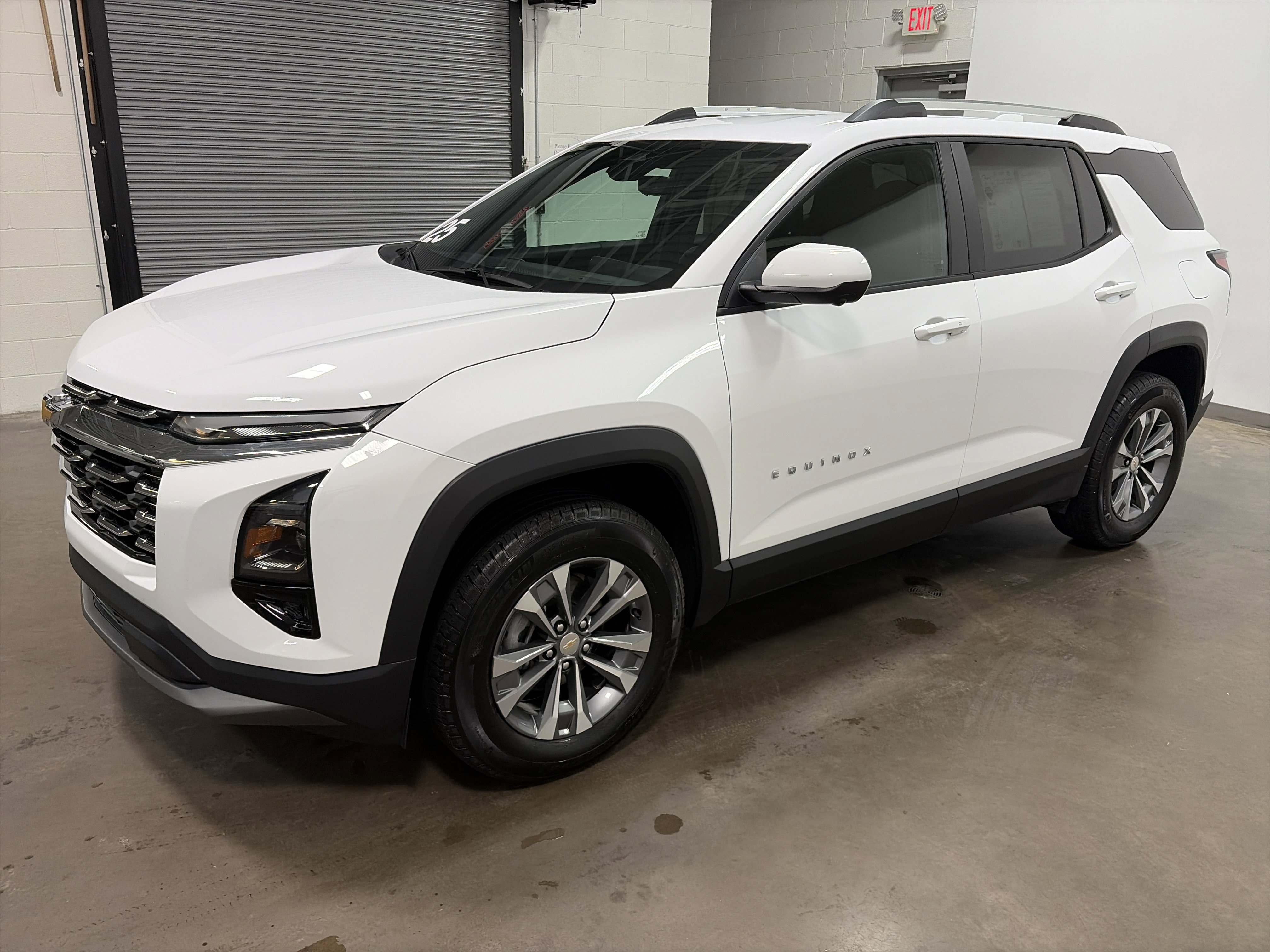 Used 2025 Chevrolet Equinox LT w/ Convenience Package II image 6