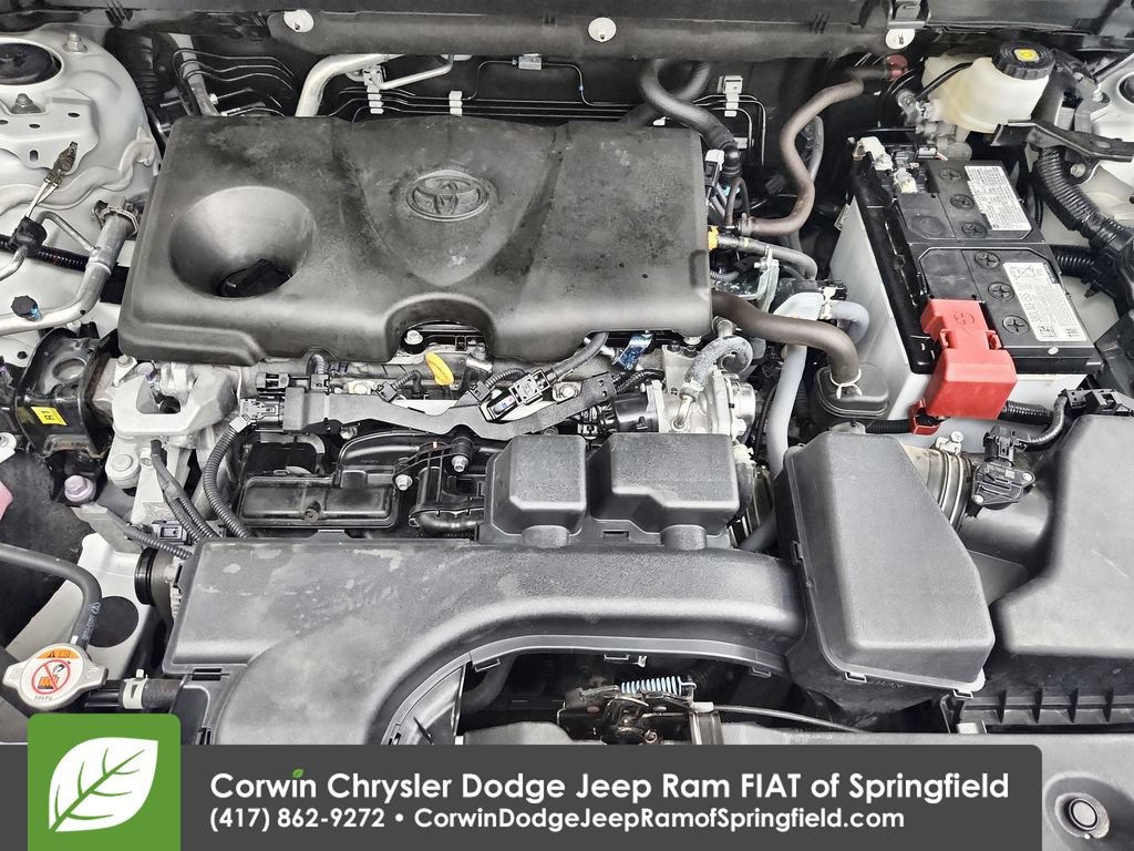 Used 2025 Toyota RAV4 XLE AWD/4WD image 33