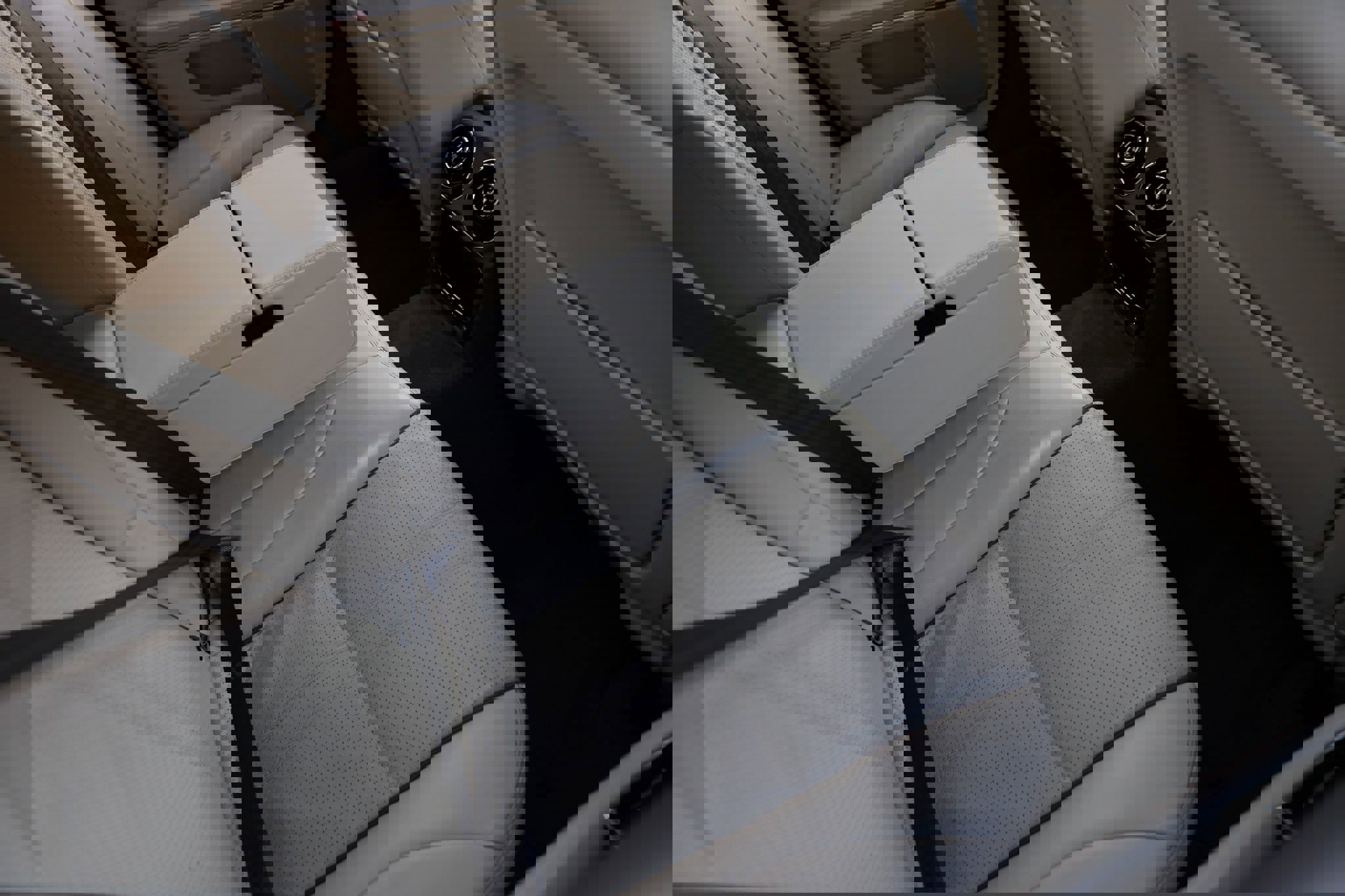 Used 2016 Jaguar XJ R-Sport image 14