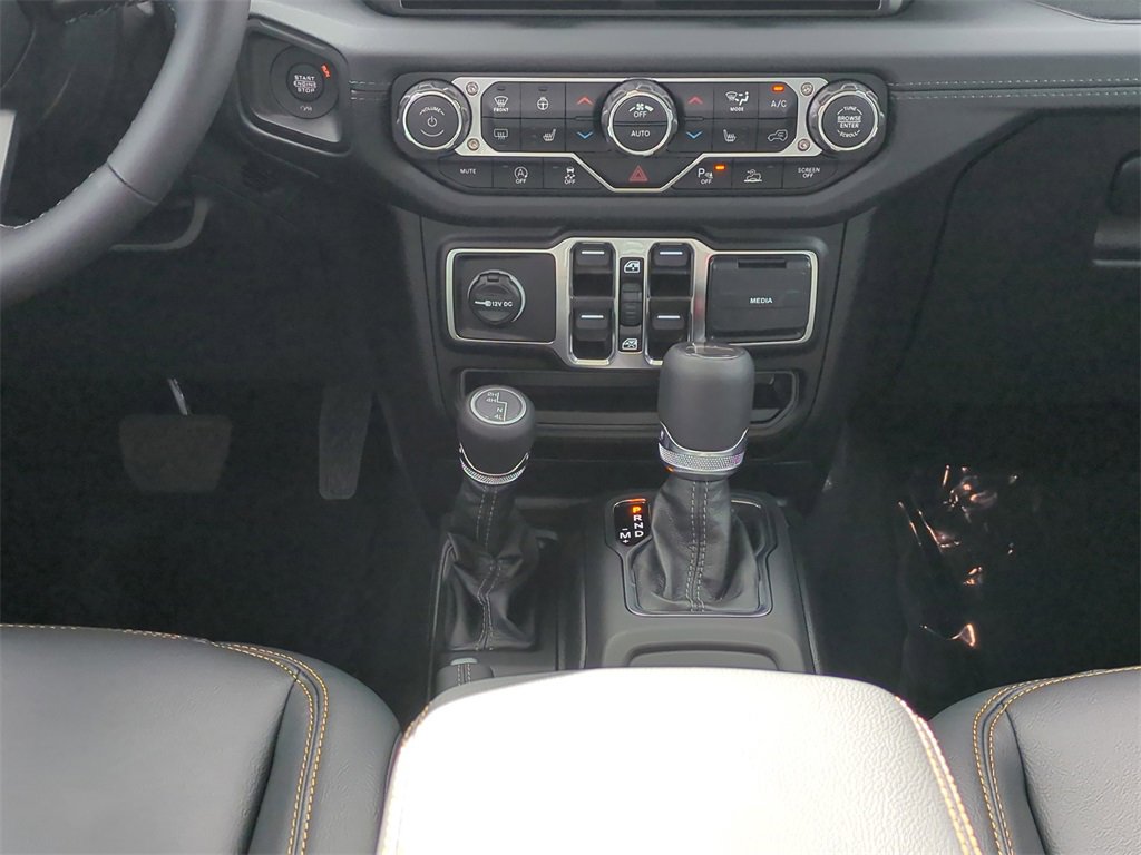 New 2025 Jeep Gladiator Sport image 20