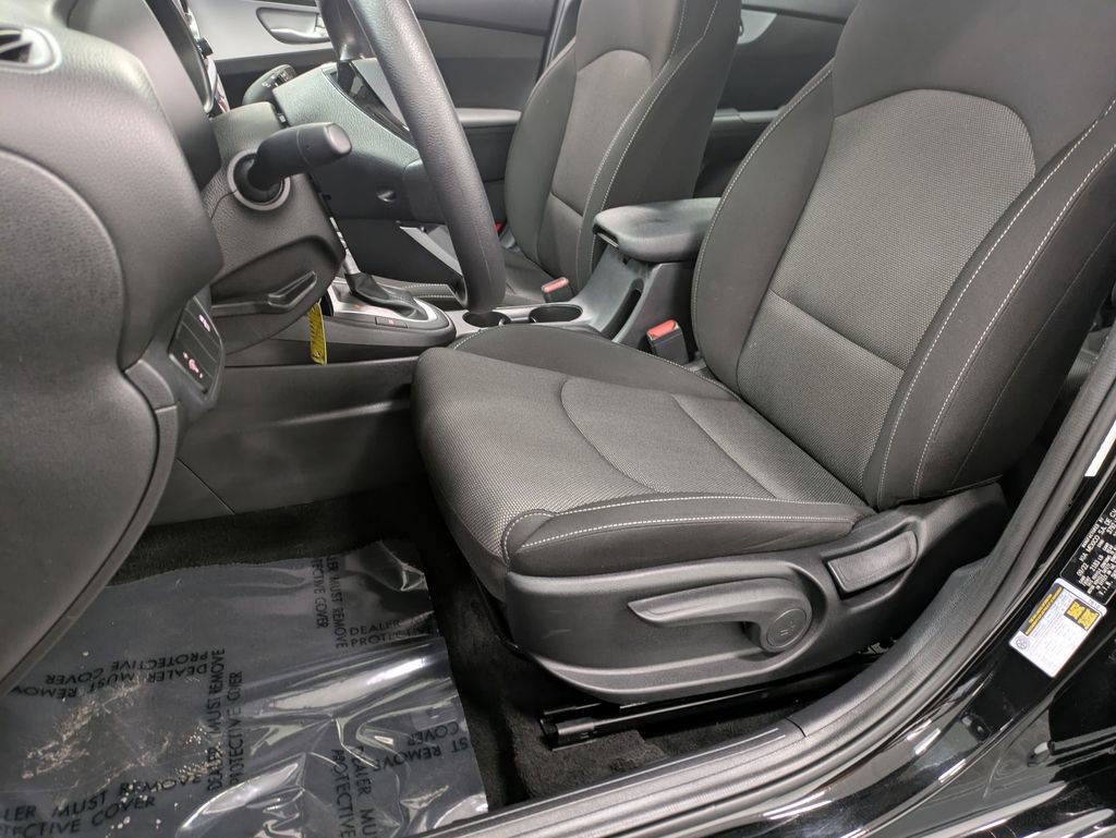 Used 2023 Kia Forte LXS image 10