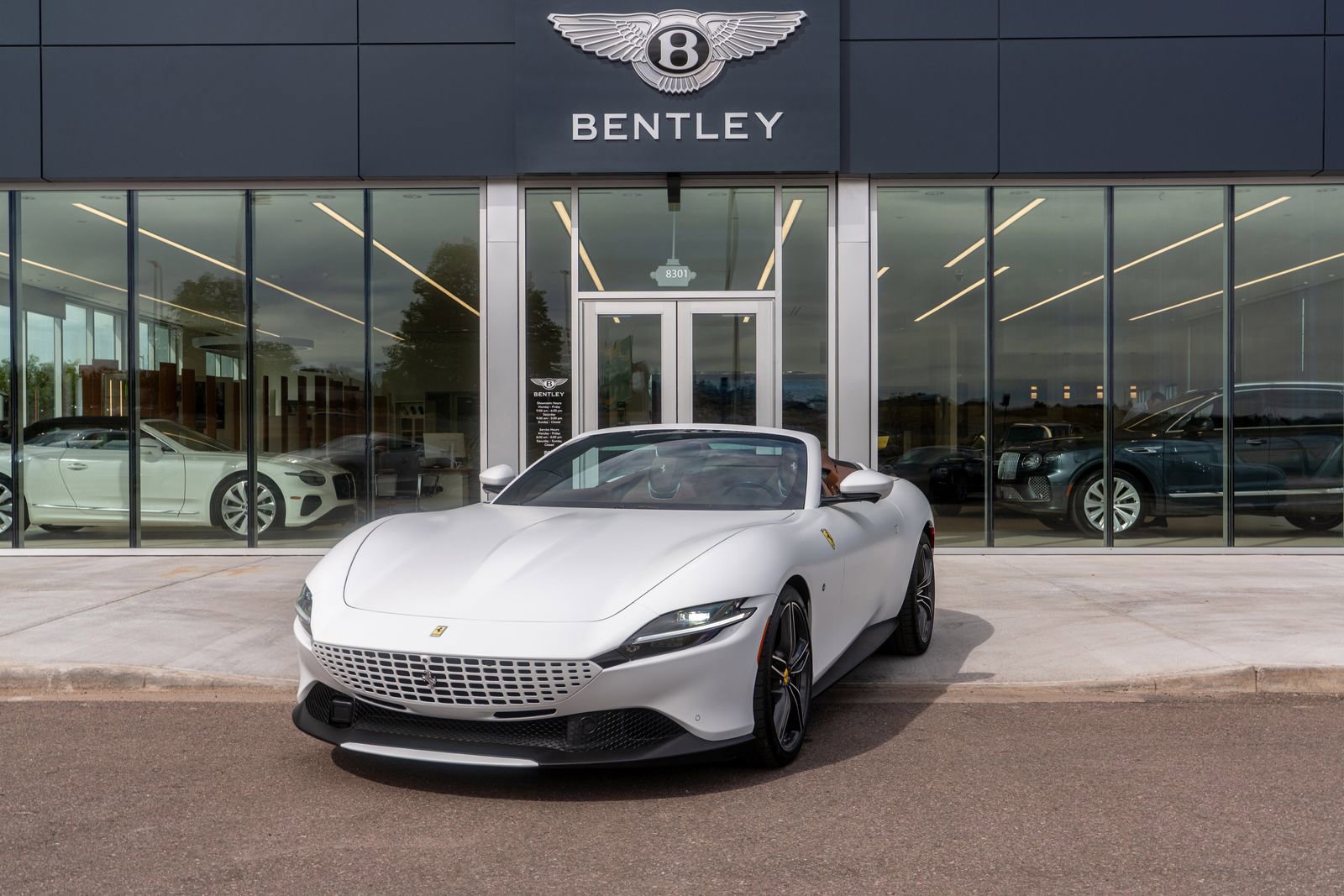 Used 2024 Ferrari Roma Spider image 5