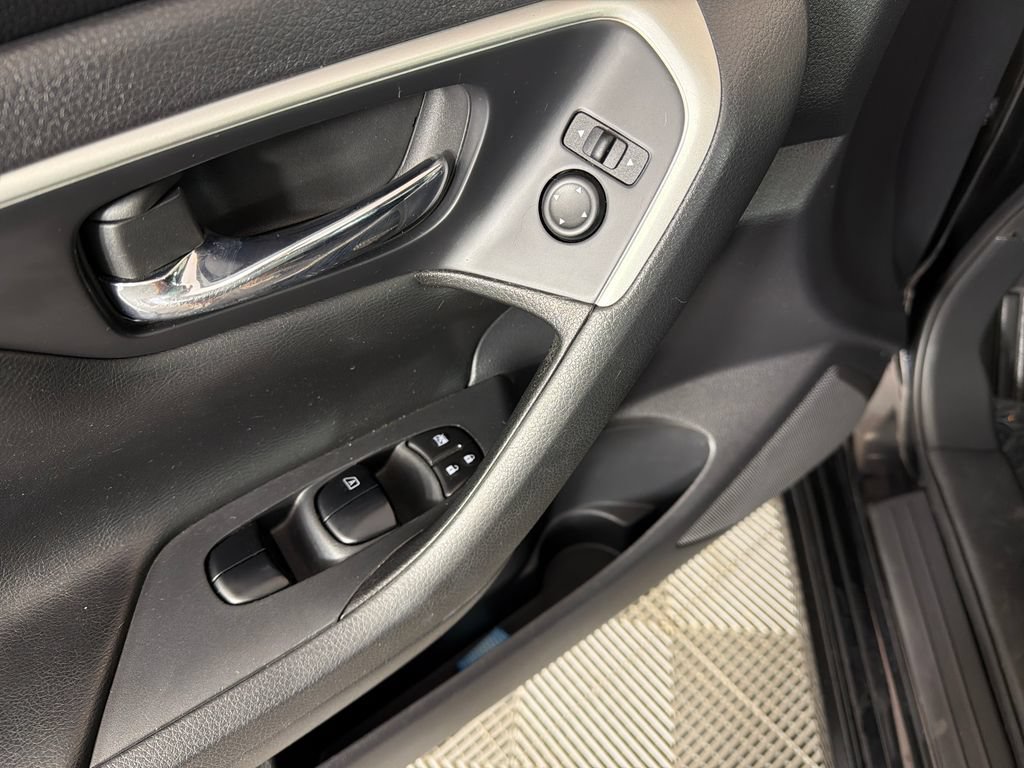 Used 2018 Nissan Altima 2.5 SV FWD image 17