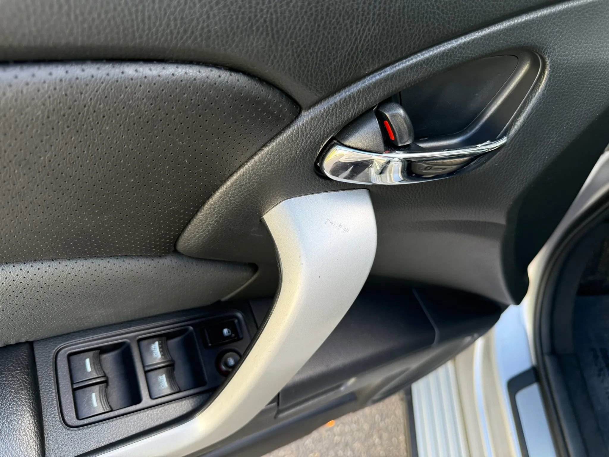 Used 2007 Acura RDX SH-AWD image 16