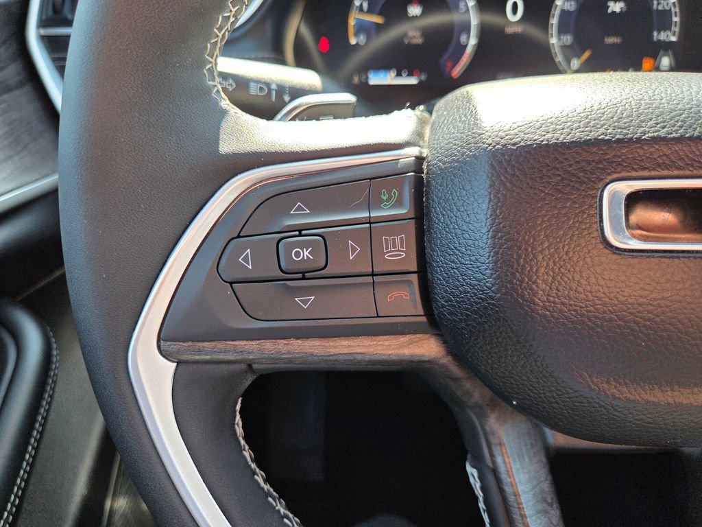 Certified 2025 Jeep Grand Cherokee L Limited w/ Black Appearance Package image 32