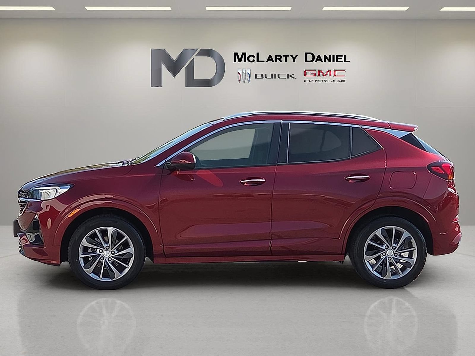 Certified 2023 Buick Encore GX Select w/ Sport Touring Package FWD image 2