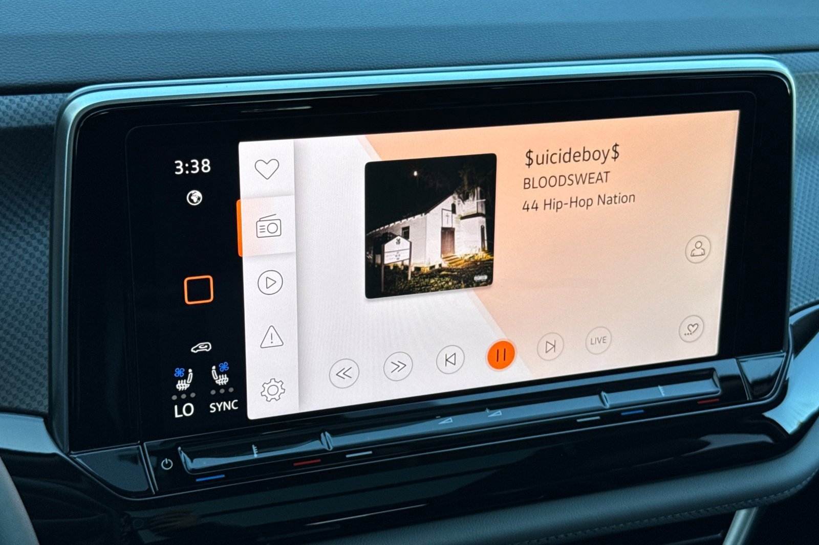 New 2025 Volkswagen Atlas Peak Edition SE image 19