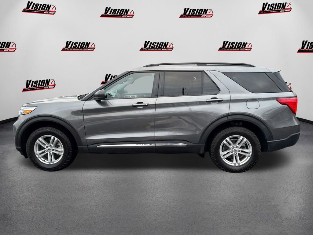 Used 2022 Ford Explorer XLT w/ Equipment Group 202A image 8