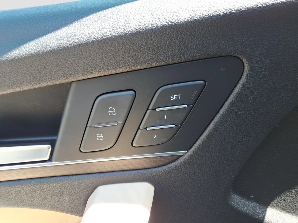 Used 2021 Audi Q5 Prestige w/ Prestige Package AWD/4WD image 14