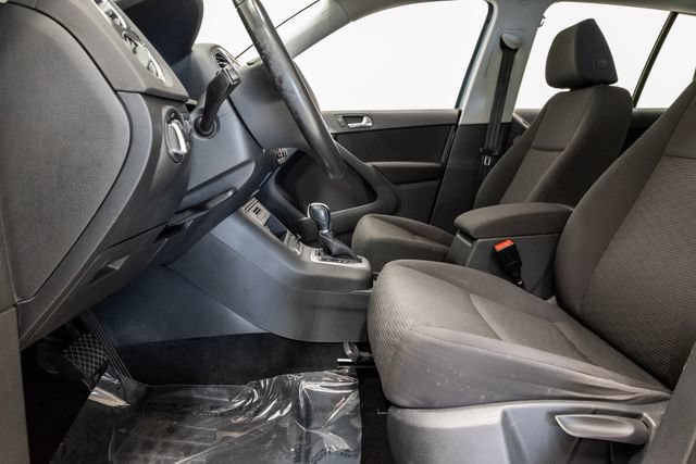 Used 2018 Volkswagen Tiguan Limited w/ Premium Package AWD/4WD image 11