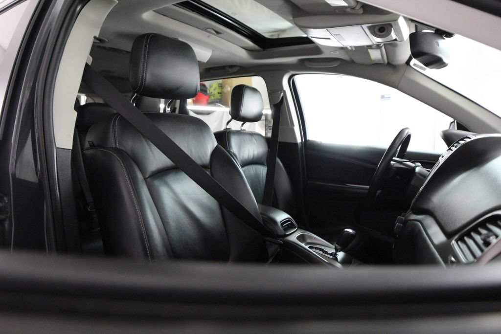 Used 2018 Dodge Journey Crossroad w/ Nav & Sun Group AWD/4WD image 58