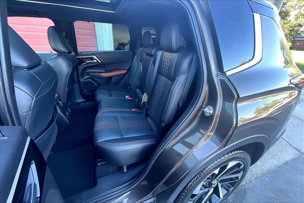 Used 2022 Mitsubishi Outlander SEL AWD/4WD image 25
