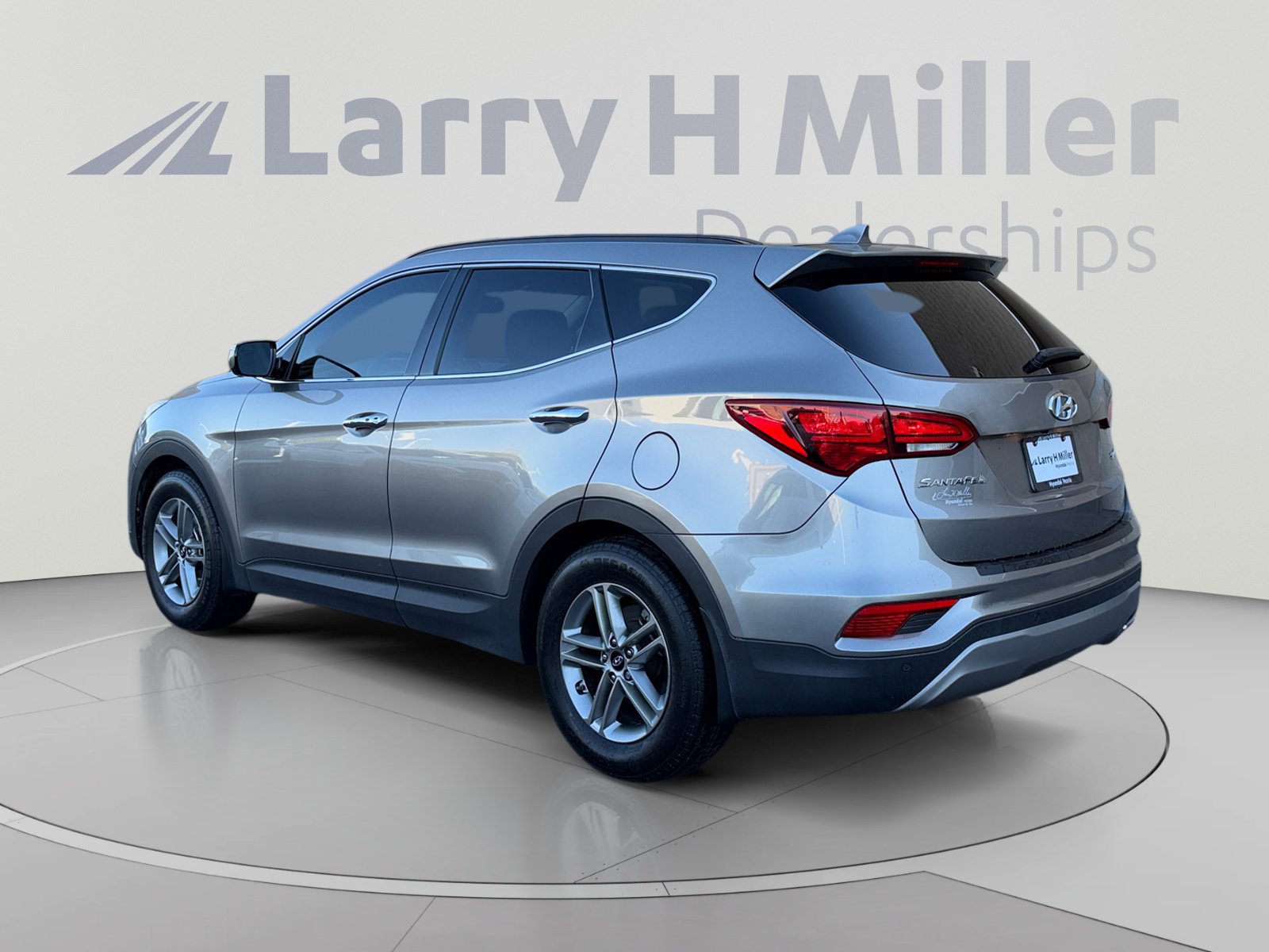 Used 2017 Hyundai Santa Fe Sport w/ 2.4L Tech Package 04 FWD image 3