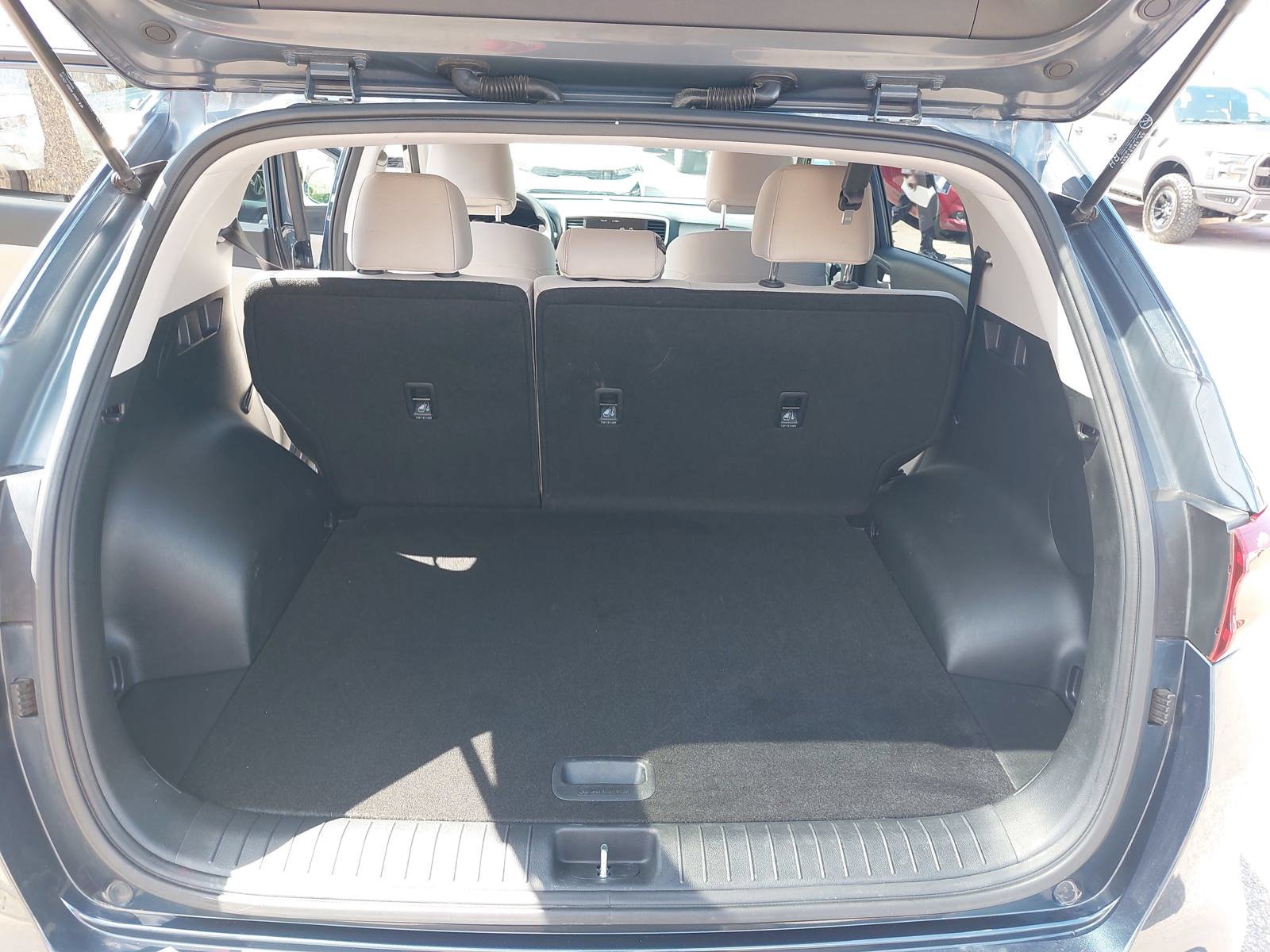 Used 2022 Kia Sportage LX w/ LX FWD Value Edition Package image 13