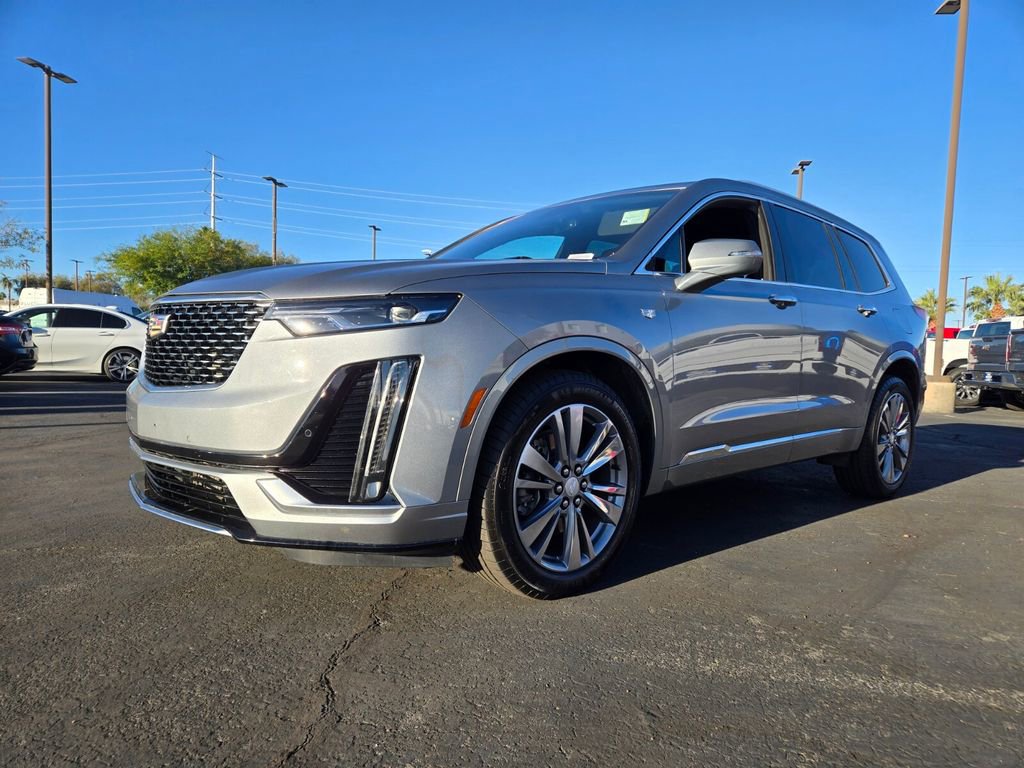 Used 2025 Cadillac XT6 Premium Luxury image 2