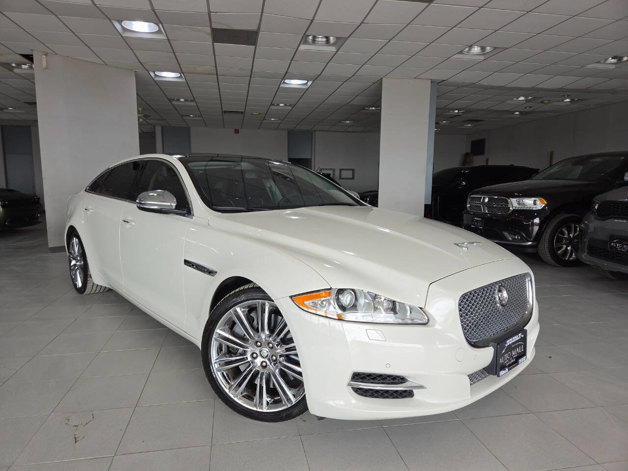 Used 2011 Jaguar XJ L Supercharged RWD image 1