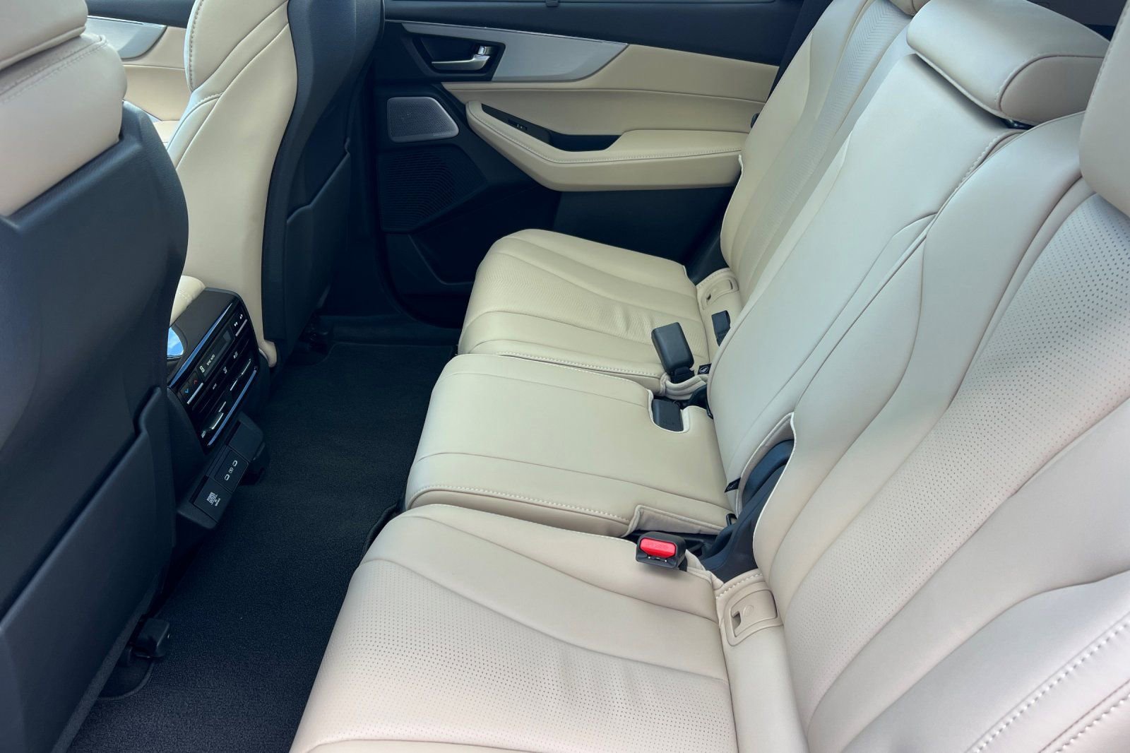 Used 2026 Acura MDX w/ Technology Package image 13