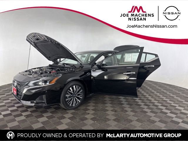 Used 2025 Nissan Altima 2.5 SV image 10