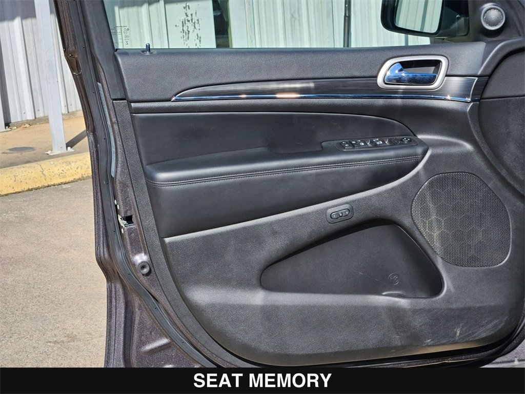Used 2021 Jeep Grand Cherokee Limited image 14