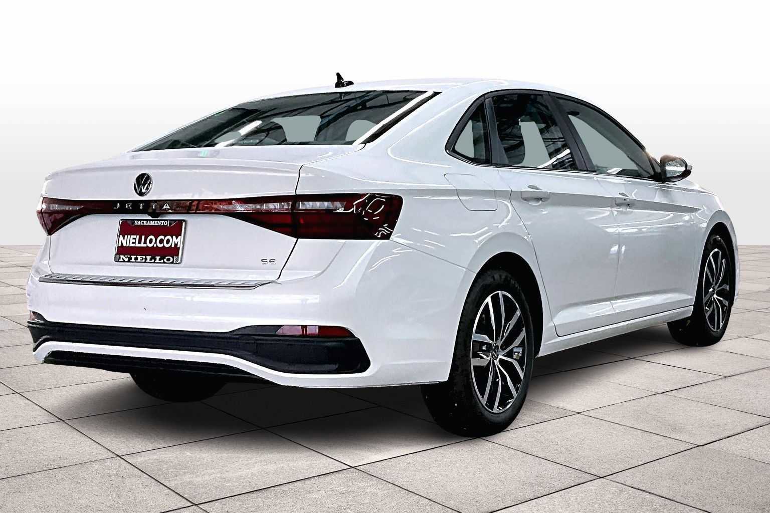 New 2026 Volkswagen Jetta SE image 4