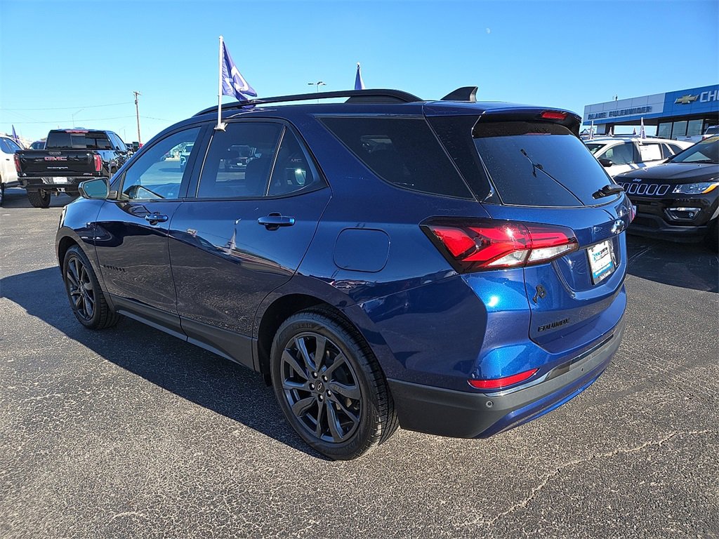 Used 2022 Chevrolet Equinox RS image 3