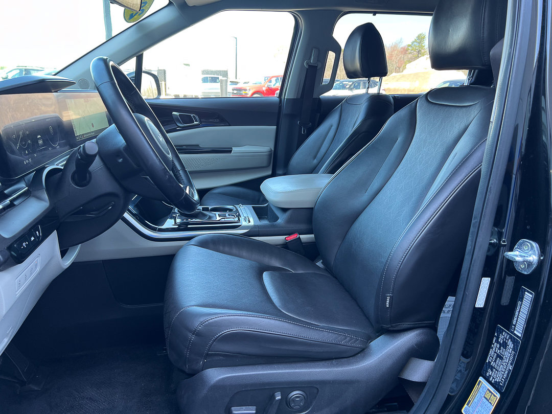 Used 2023 Kia Carnival SX FWD image 18