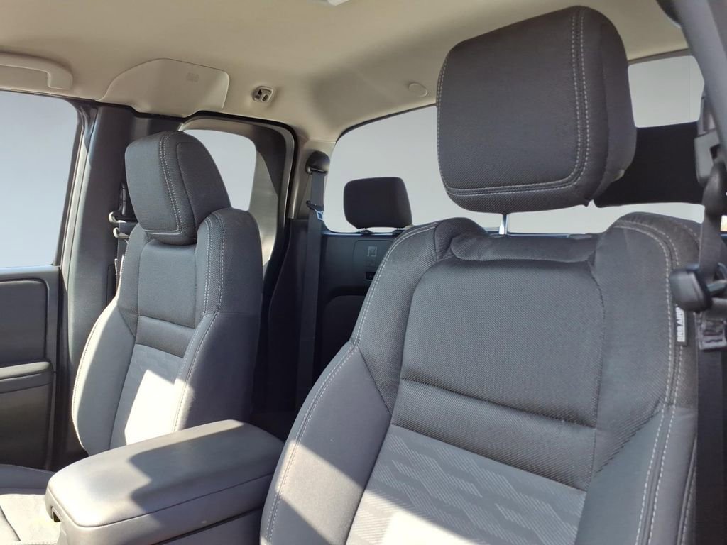 Used 2024 Nissan Frontier SV w/ Technology Package image 14