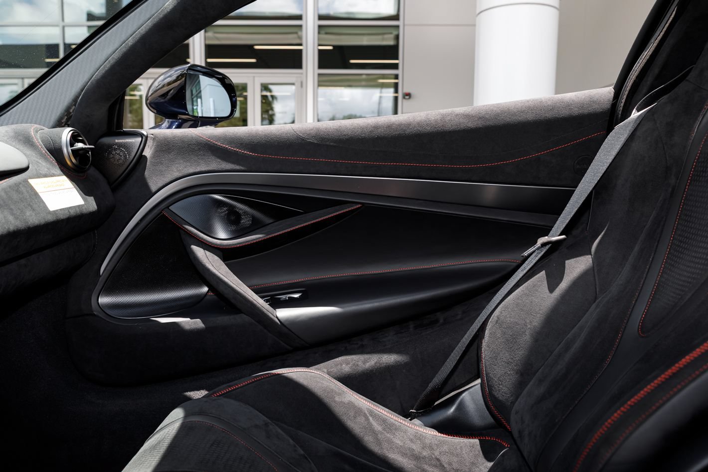 Used 2025 McLaren 750S RWD image 46