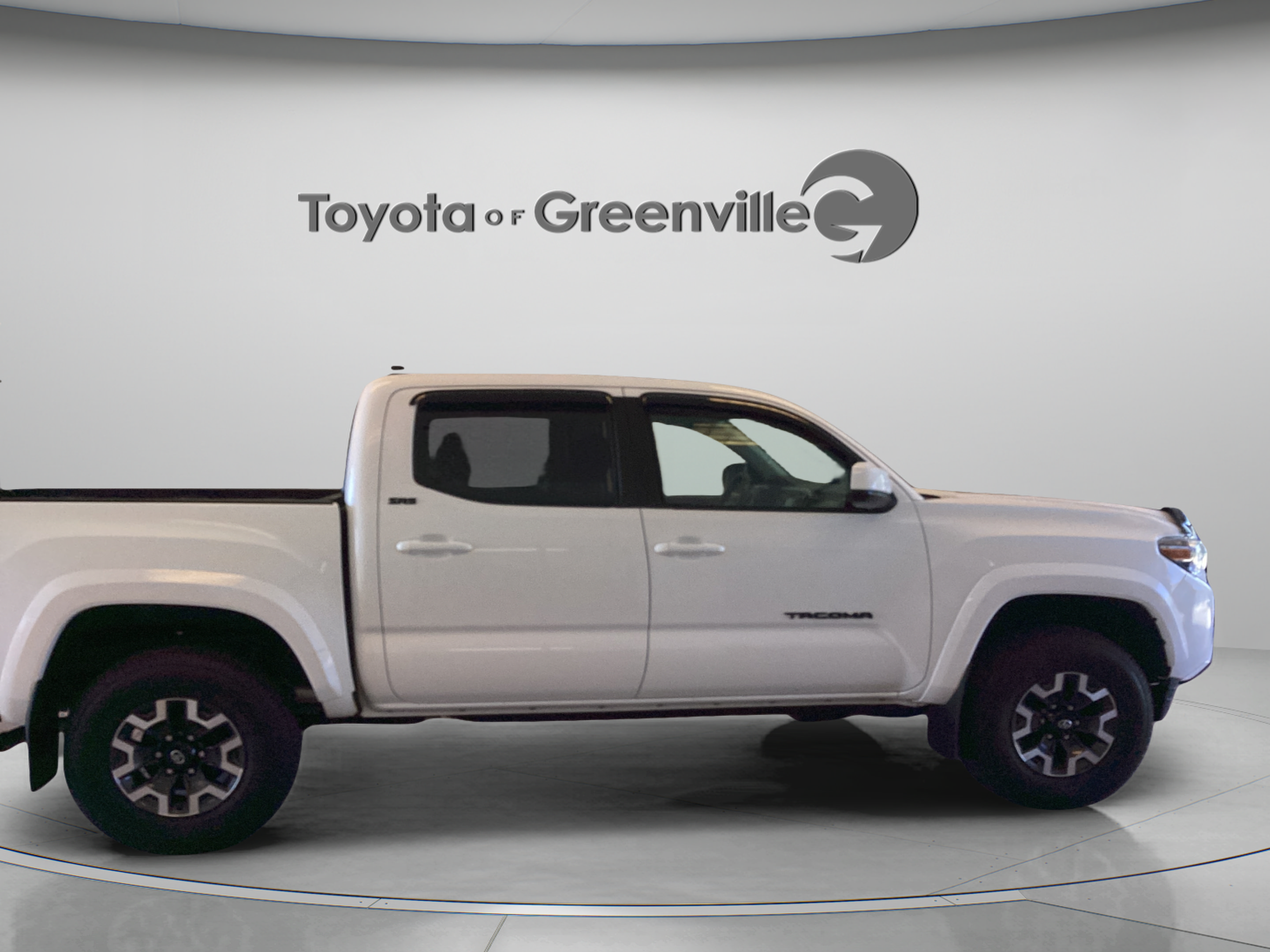 Used 2019 Toyota Tacoma SR5 AWD/4WD image 7