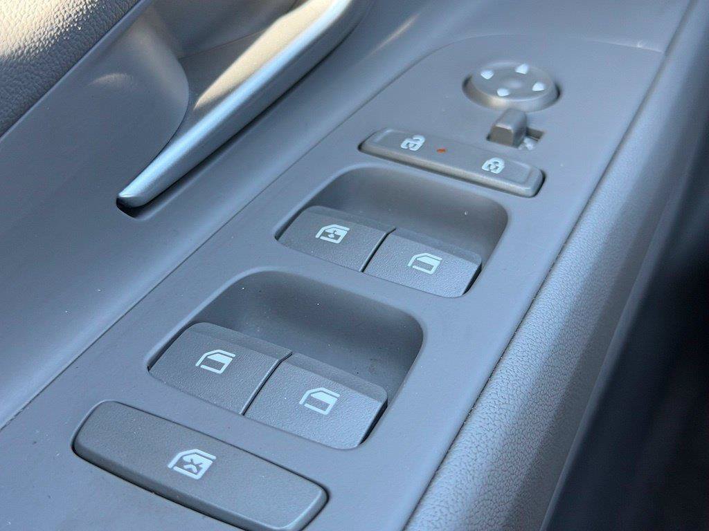 Used 2025 Hyundai Elantra SEL FWD image 15