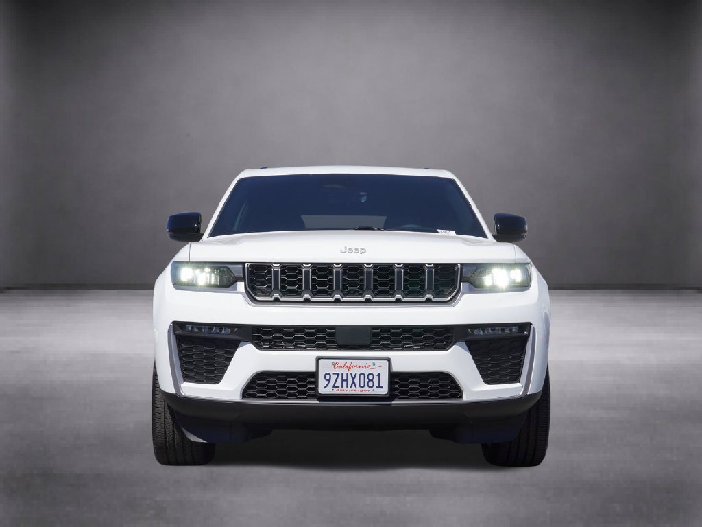 Used 2026 Jeep Grand Cherokee Limited AWD/4WD image 9