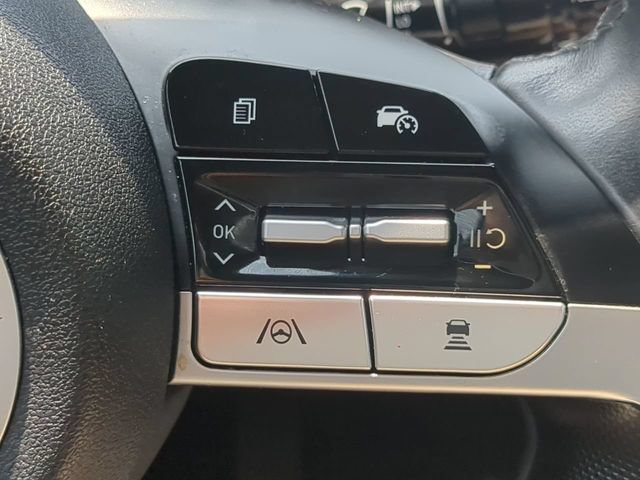 Used 2024 Hyundai Elantra Limited FWD image 25