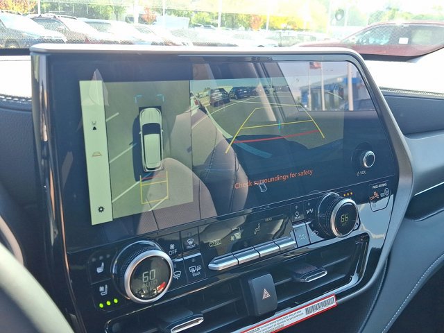 New 2025 Toyota Highlander Limited image 16