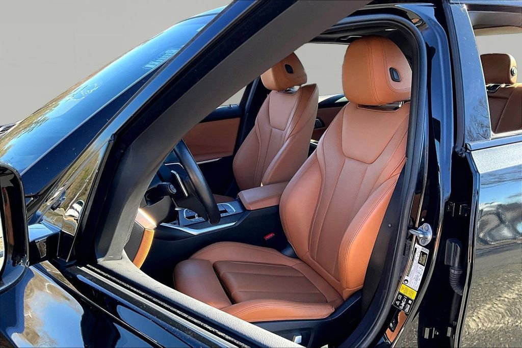 Used 2023 BMW 330i xDrive Sedan w/ Premium Package image 15