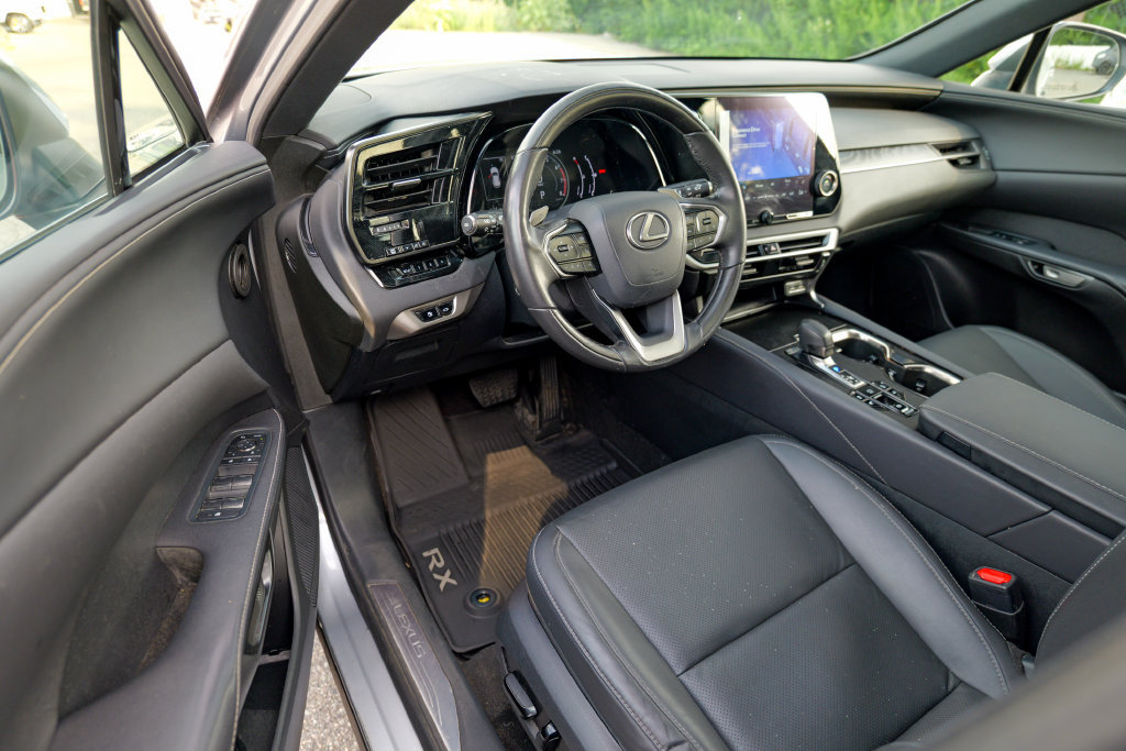 Used 2023 Lexus RX 350 Premium w/ Accessory Package AWD/4WD image 16