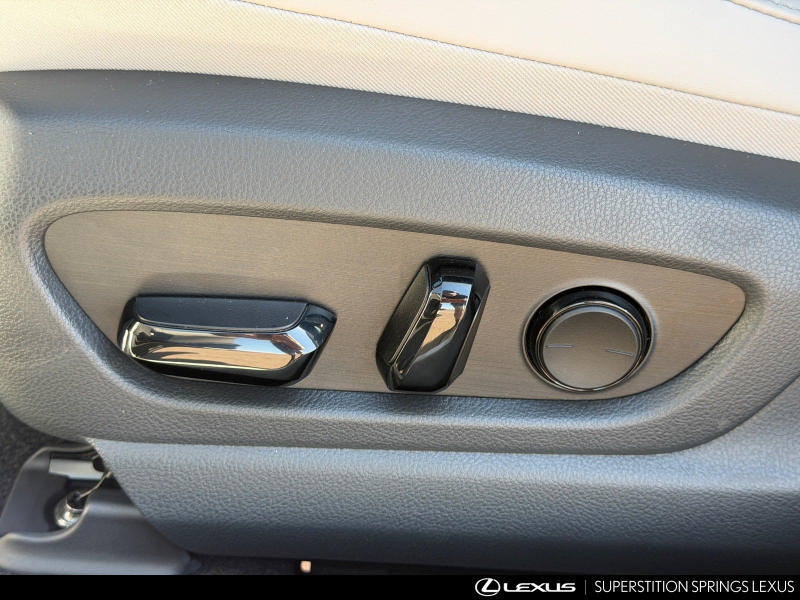 New 2026 Lexus UX 300h FWD w/ Accessory Package (Z1) image 14