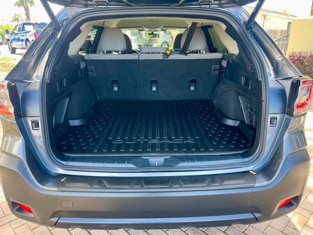 Used 2025 Subaru Outback Premium image 5