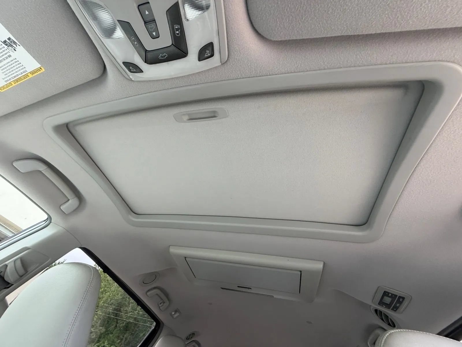 Used 2012 Toyota Sienna XLE w/ Entertainment Pkg FWD image 24