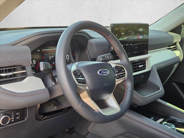 Used 2025 Ford Explorer Active image 10