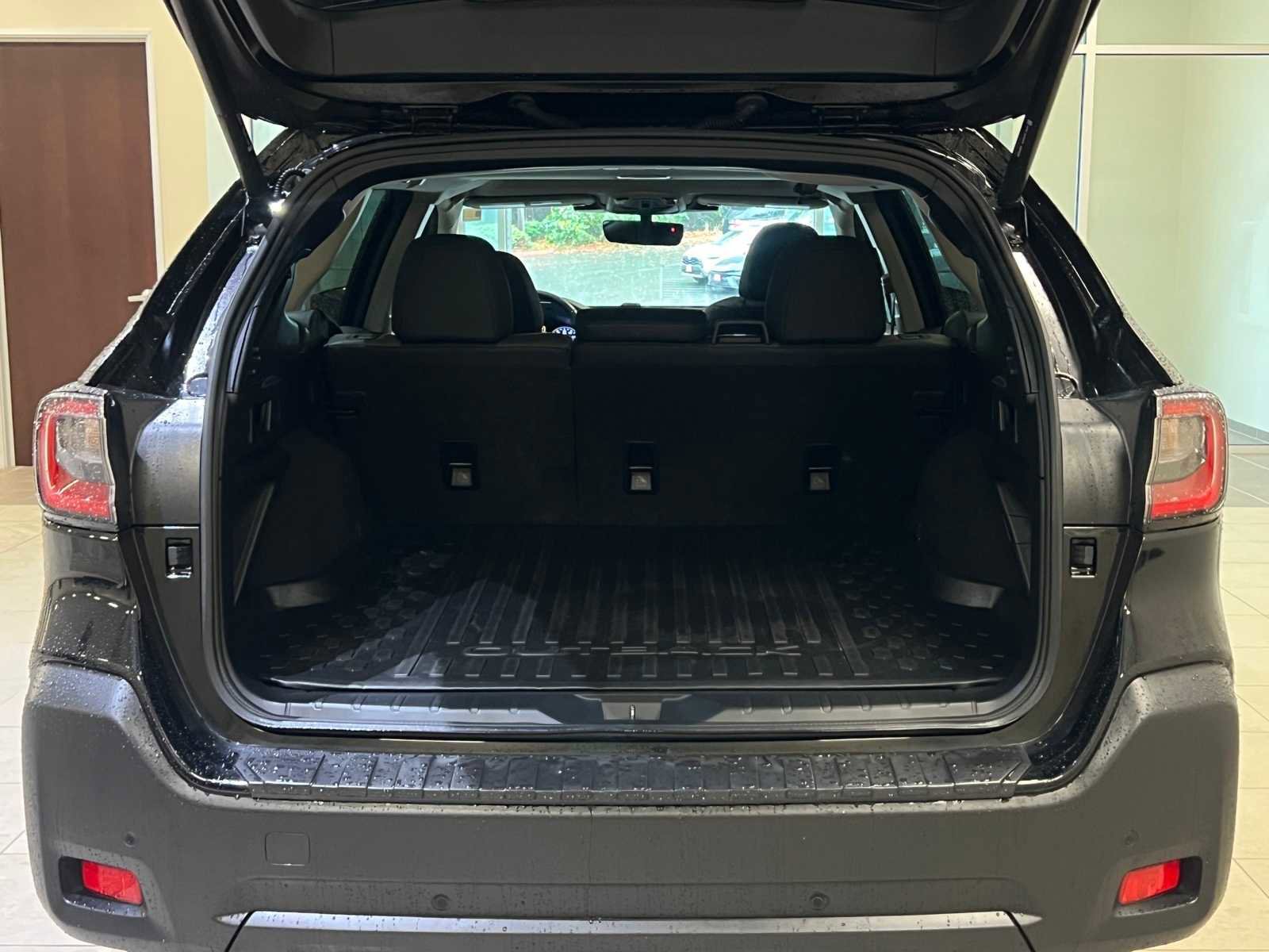 Used 2023 Subaru Outback Onyx Edition image 28