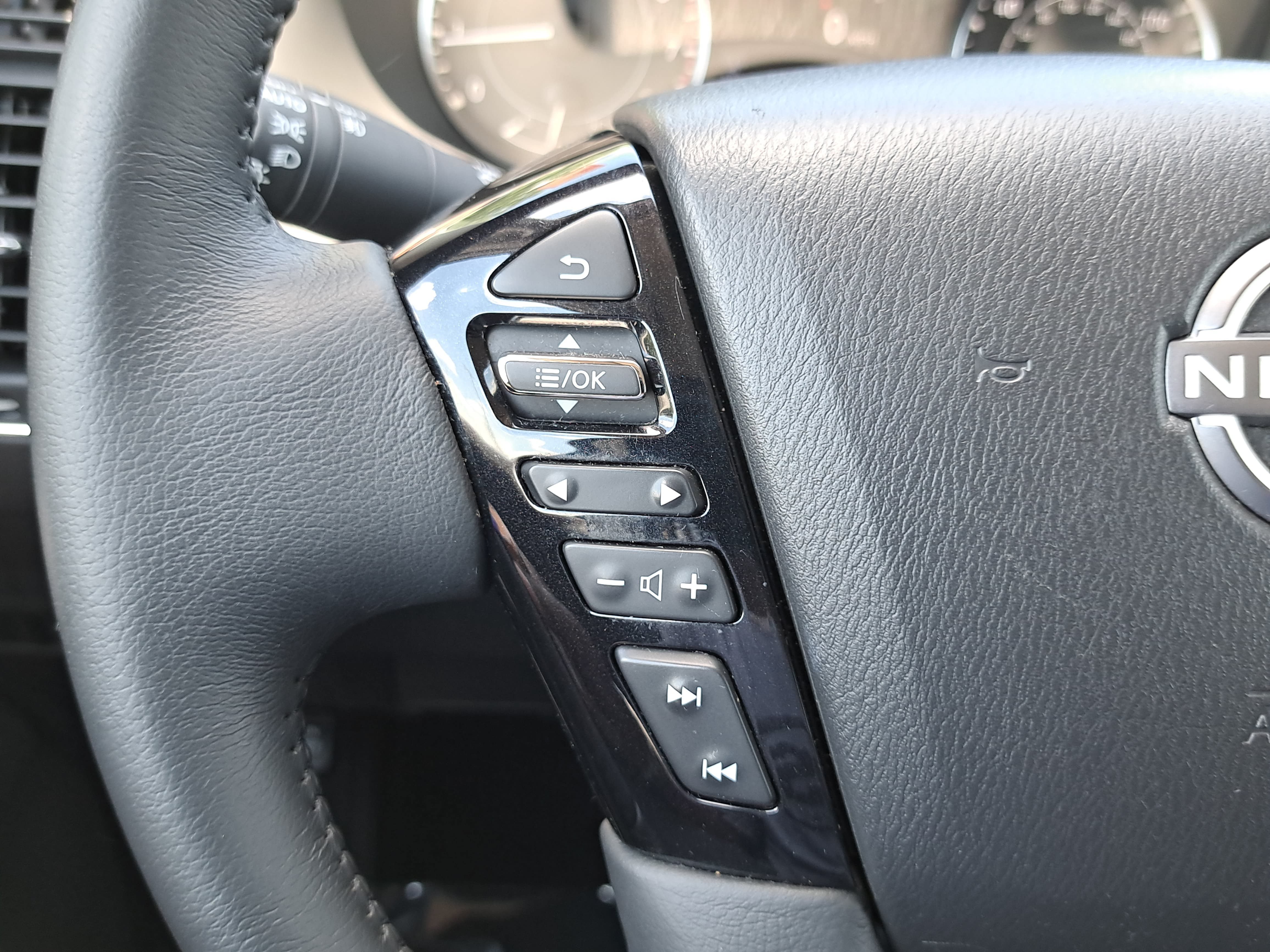 Used 2022 Nissan Armada SL AWD/4WD image 18