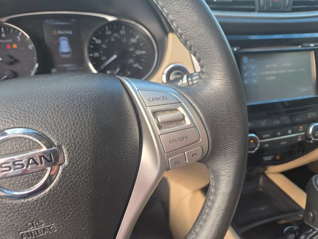 Used 2016 Nissan Rogue SL FWD image 16