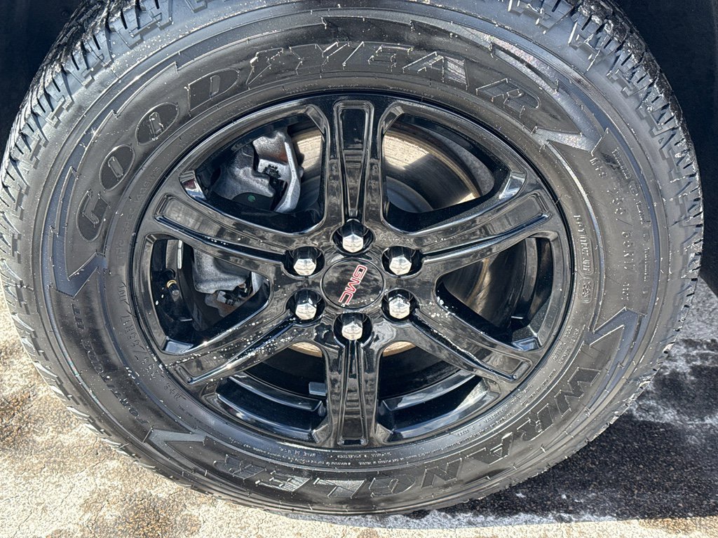 Used 2023 GMC Acadia AT4 w/ Trailering Package image 9